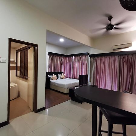 Bayou Lagoon Park Resort Malacca Extérieur photo
