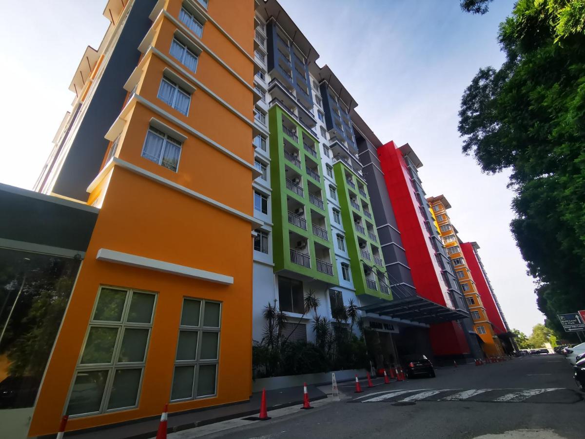 Bayou Lagoon Park Resort Malacca Extérieur photo