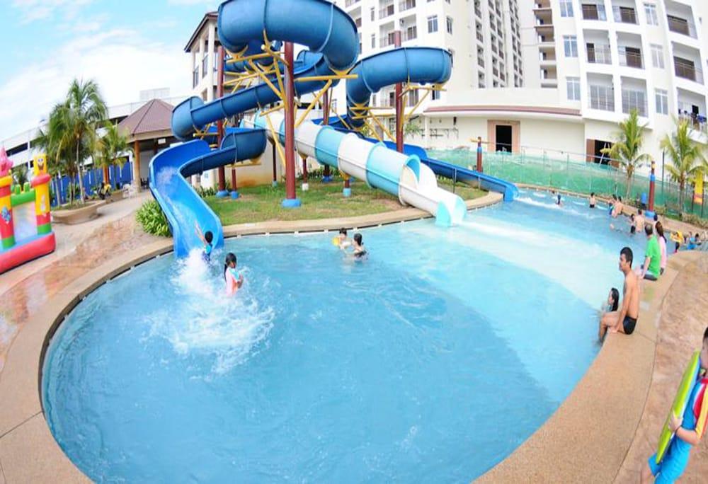 Bayou Lagoon Park Resort Malacca Extérieur photo