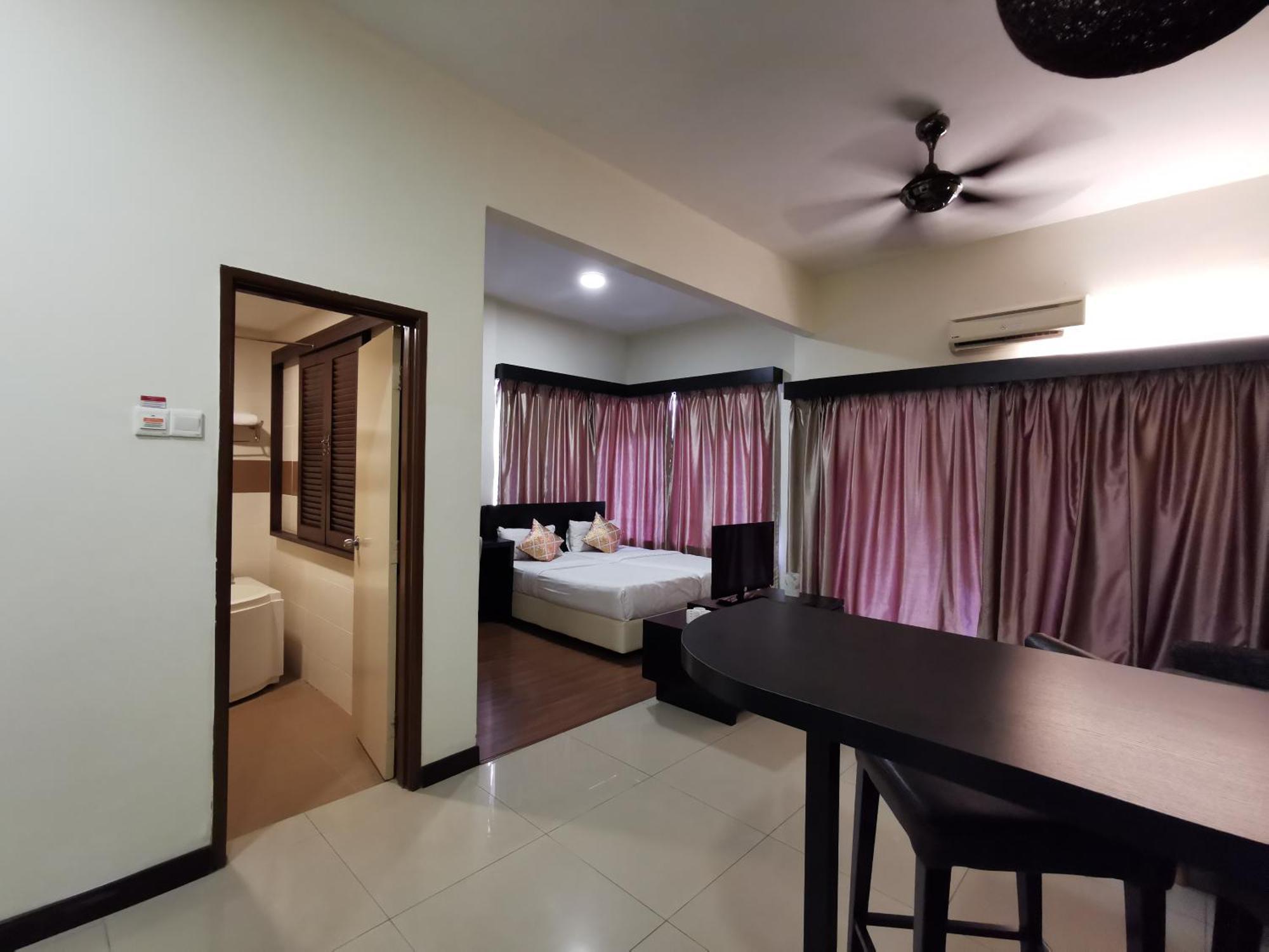 Bayou Lagoon Park Resort Malacca Extérieur photo