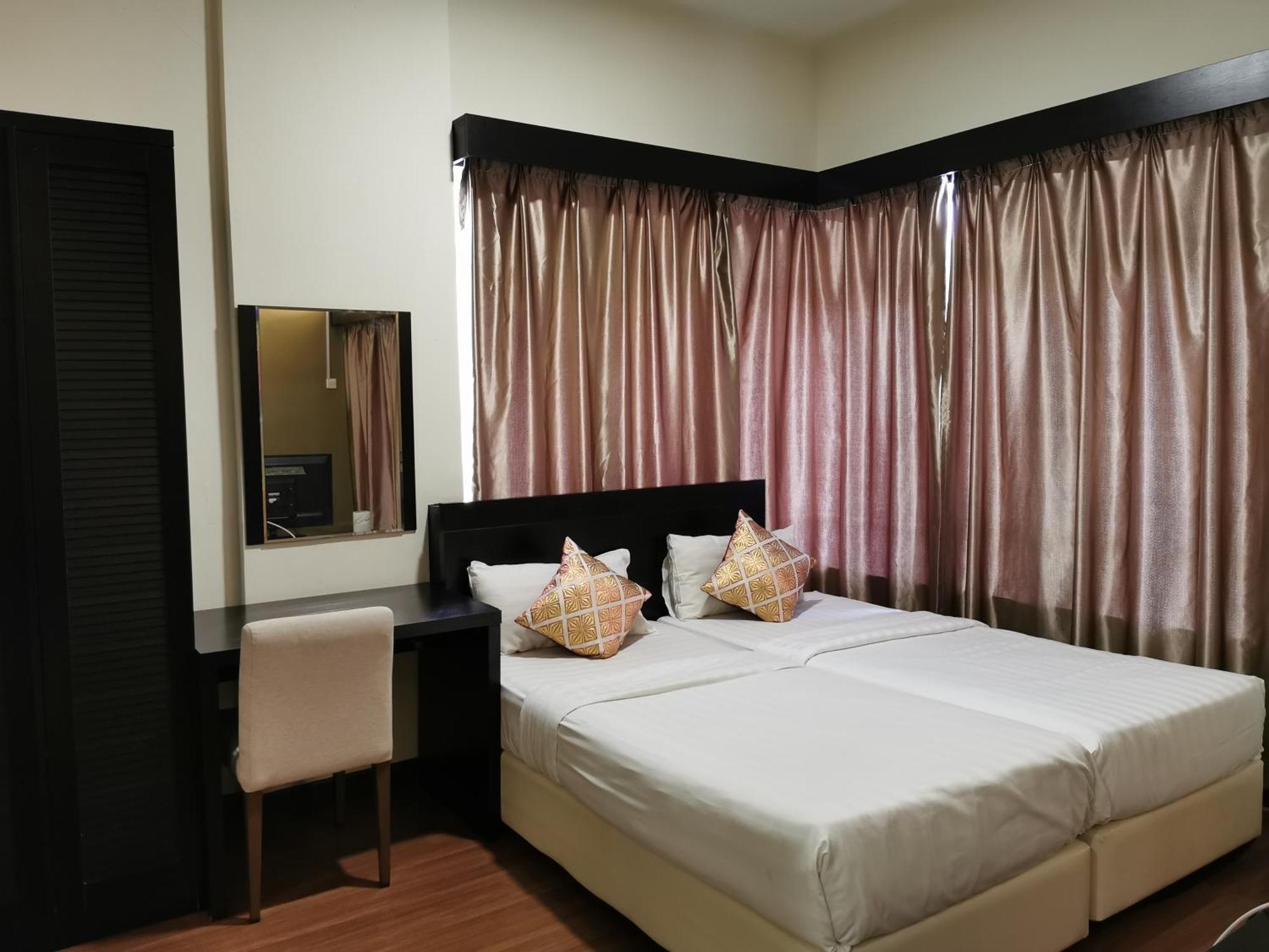 Bayou Lagoon Park Resort Malacca Extérieur photo