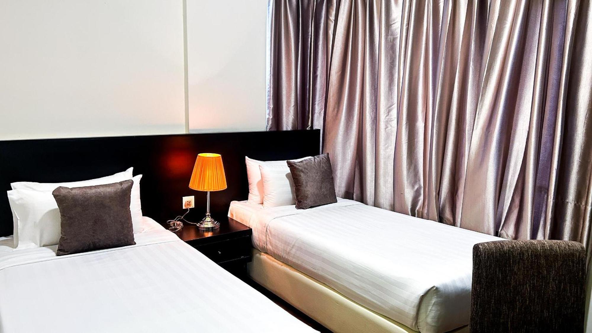 Bayou Lagoon Park Resort Malacca Extérieur photo