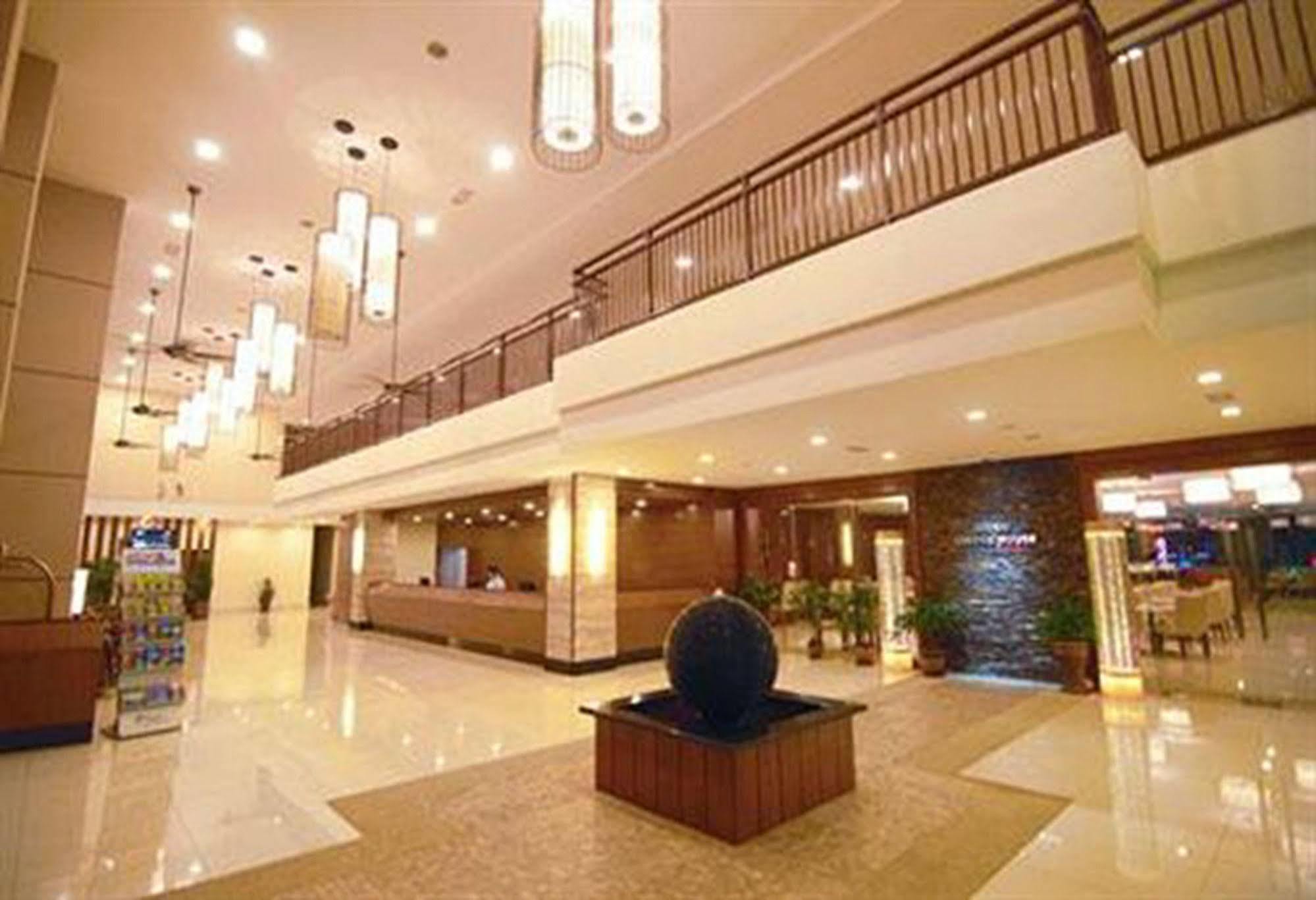 Bayou Lagoon Park Resort Malacca Extérieur photo