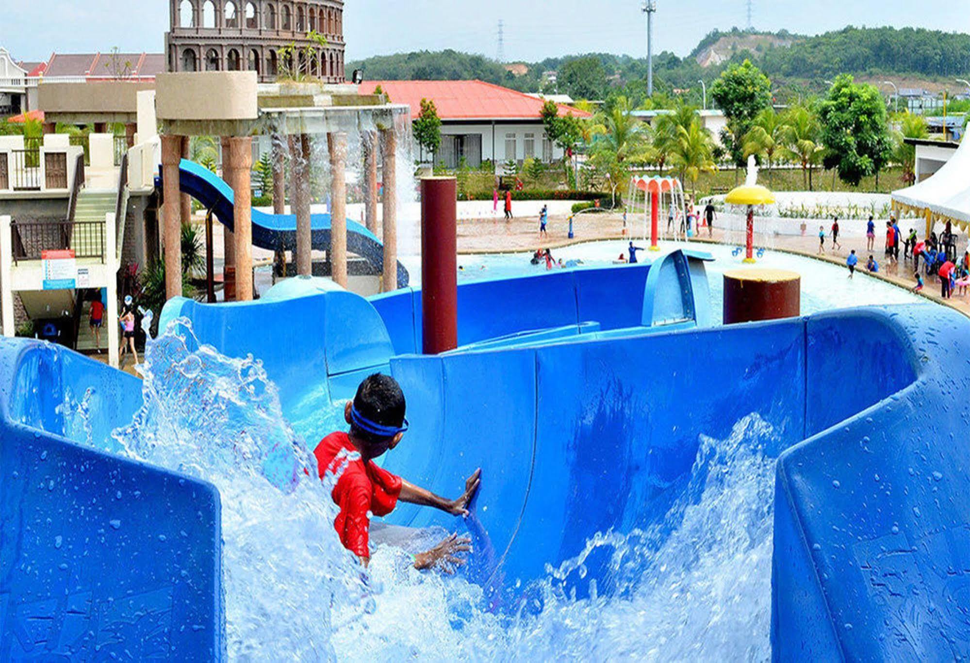 Bayou Lagoon Park Resort Malacca Extérieur photo