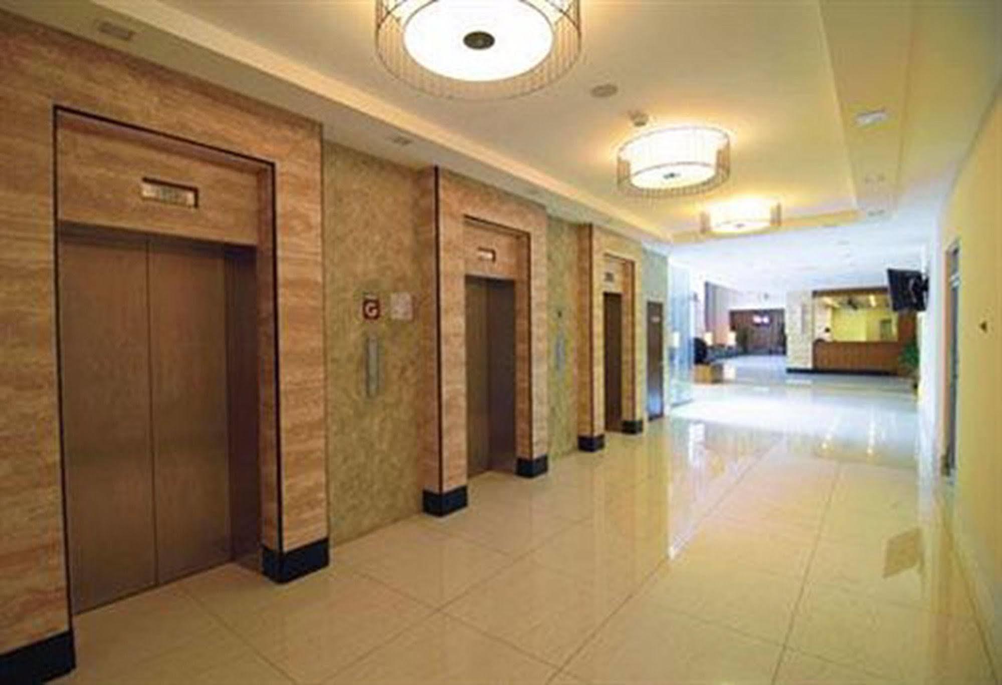Bayou Lagoon Park Resort Malacca Extérieur photo