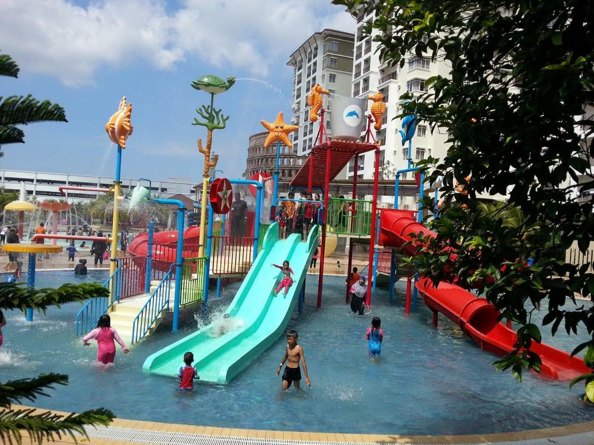 Bayou Lagoon Park Resort Malacca Extérieur photo